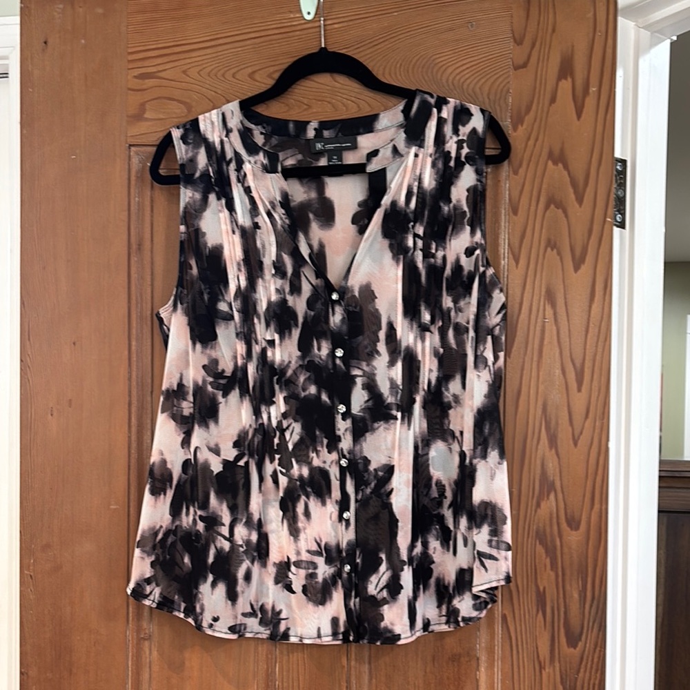 INC  Black and Pink Sleeveless Blouse a size 1X